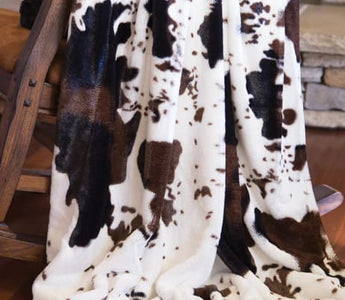 5 Creative Ways to Style Our Throw Blankets in Your Living Room
