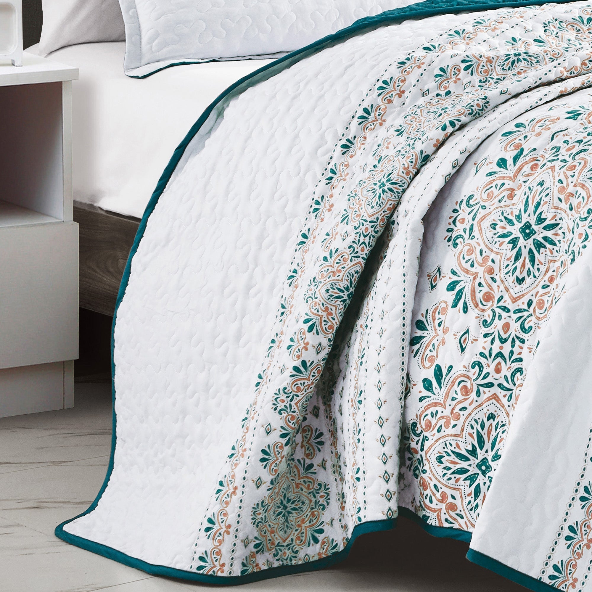 Layla White Jacquard Turquoise Quilt - 3 Piece Set - Quilts 